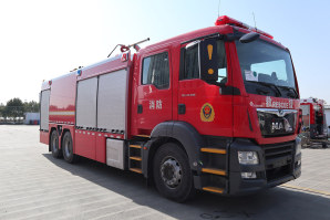 干粉泡沫联用消防车
