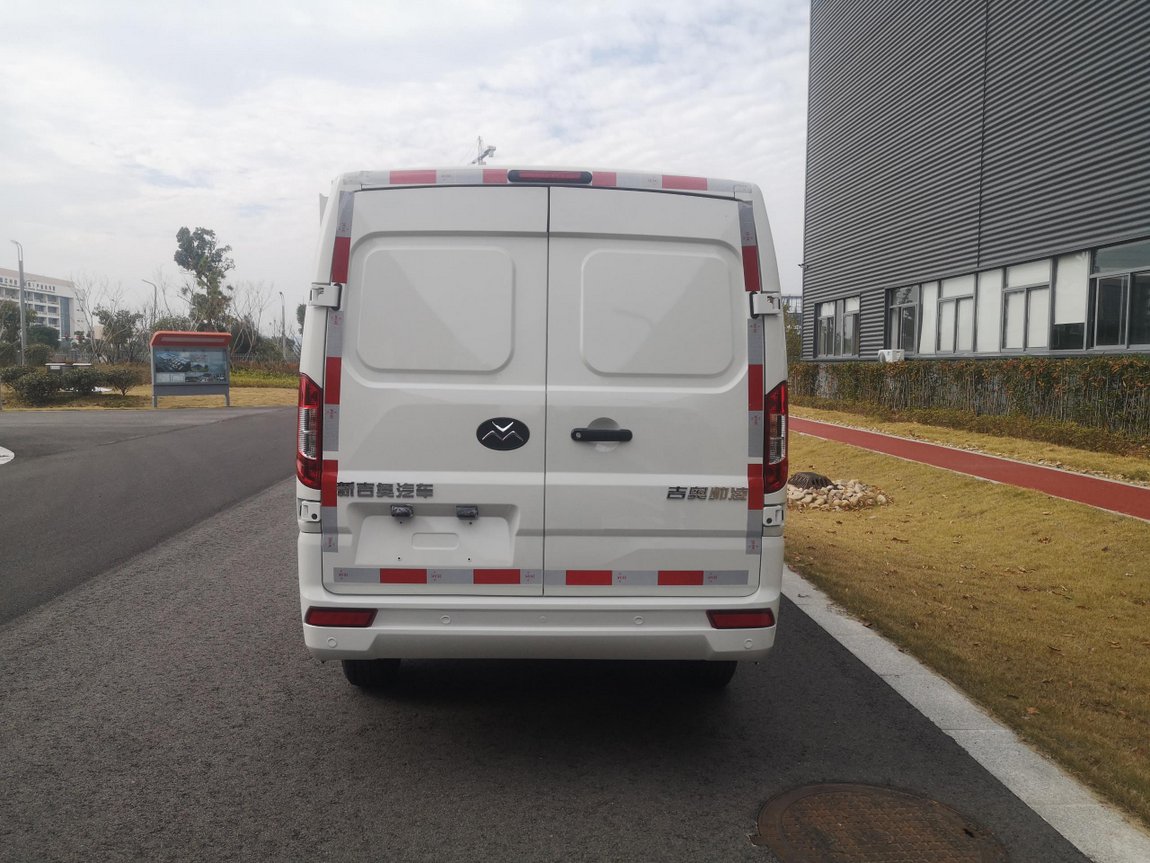 吉奧牌NGA5030XXYBEV3純電動(dòng)廂式運(yùn)輸車(chē)公告圖片