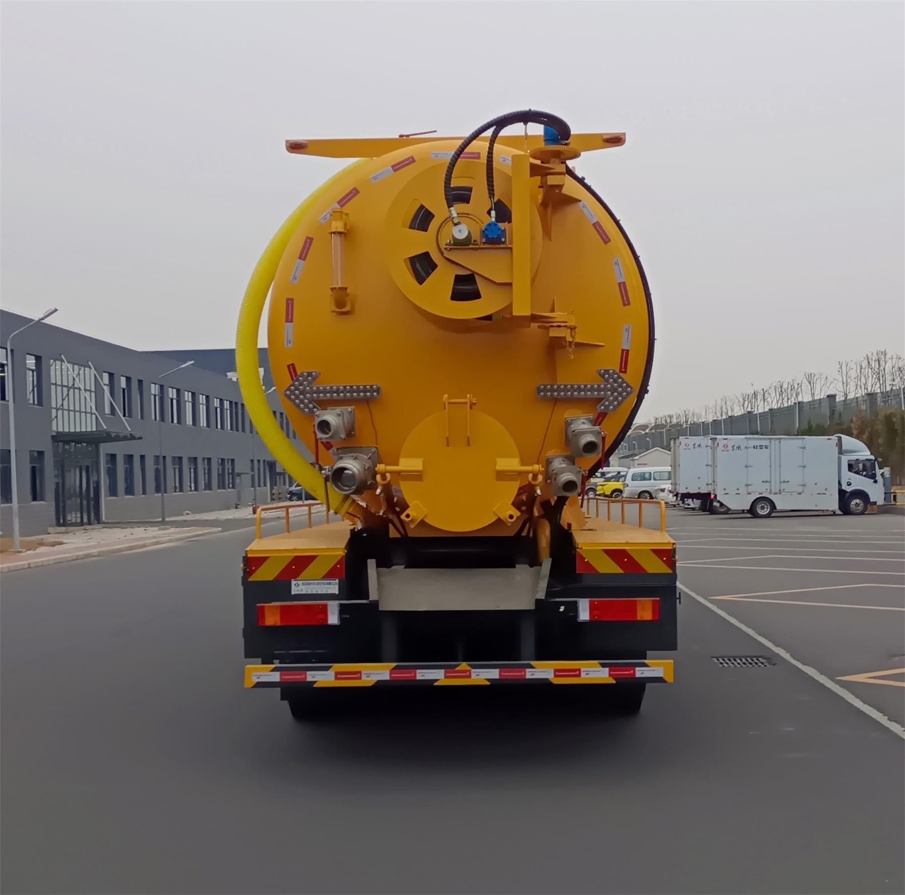 東風(fēng)牌DFZ5310GQWA12清洗吸污車公告圖片