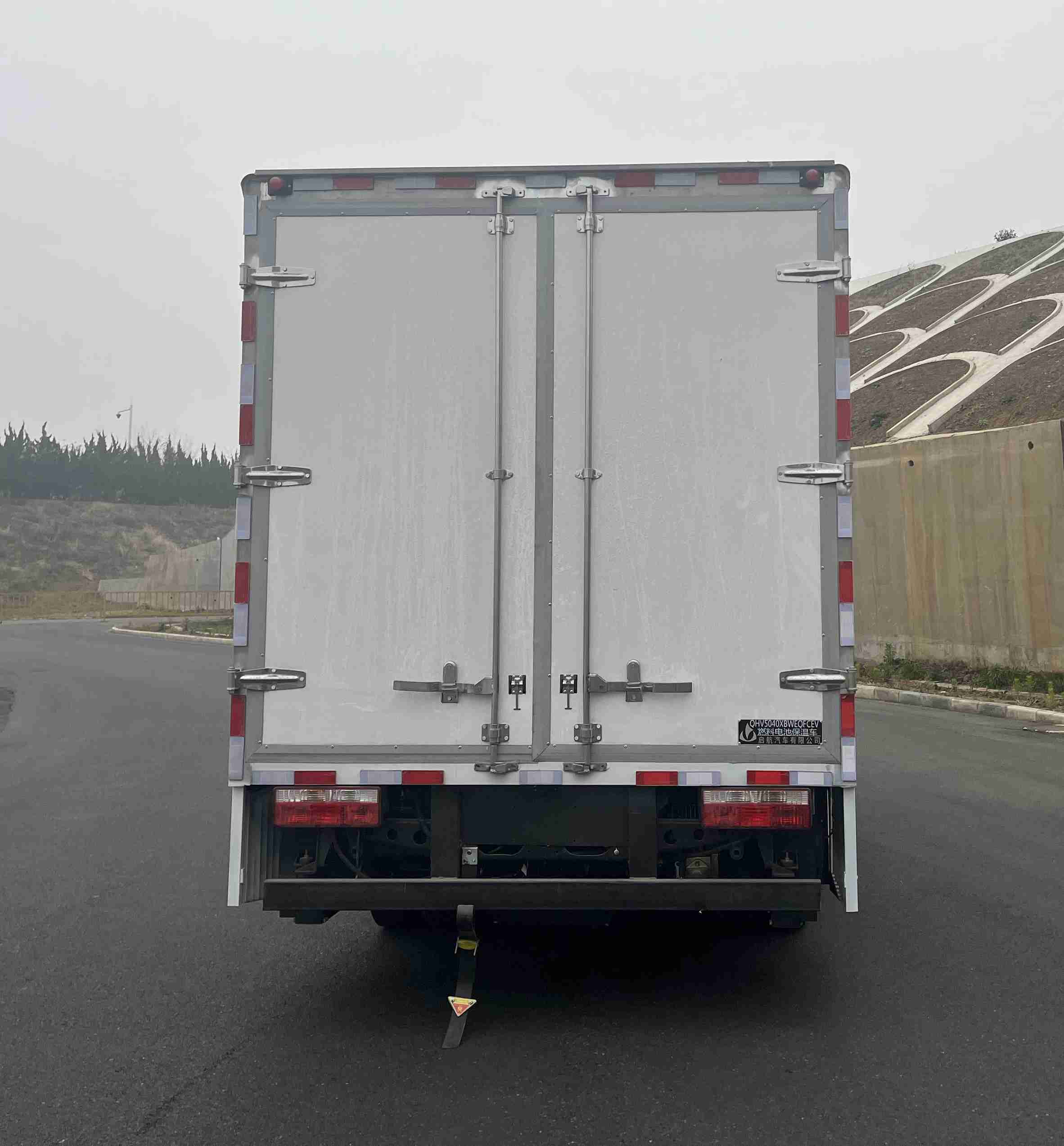 啟敬牌QHV5040XBWEQFCEV燃料電池保溫車公告圖片