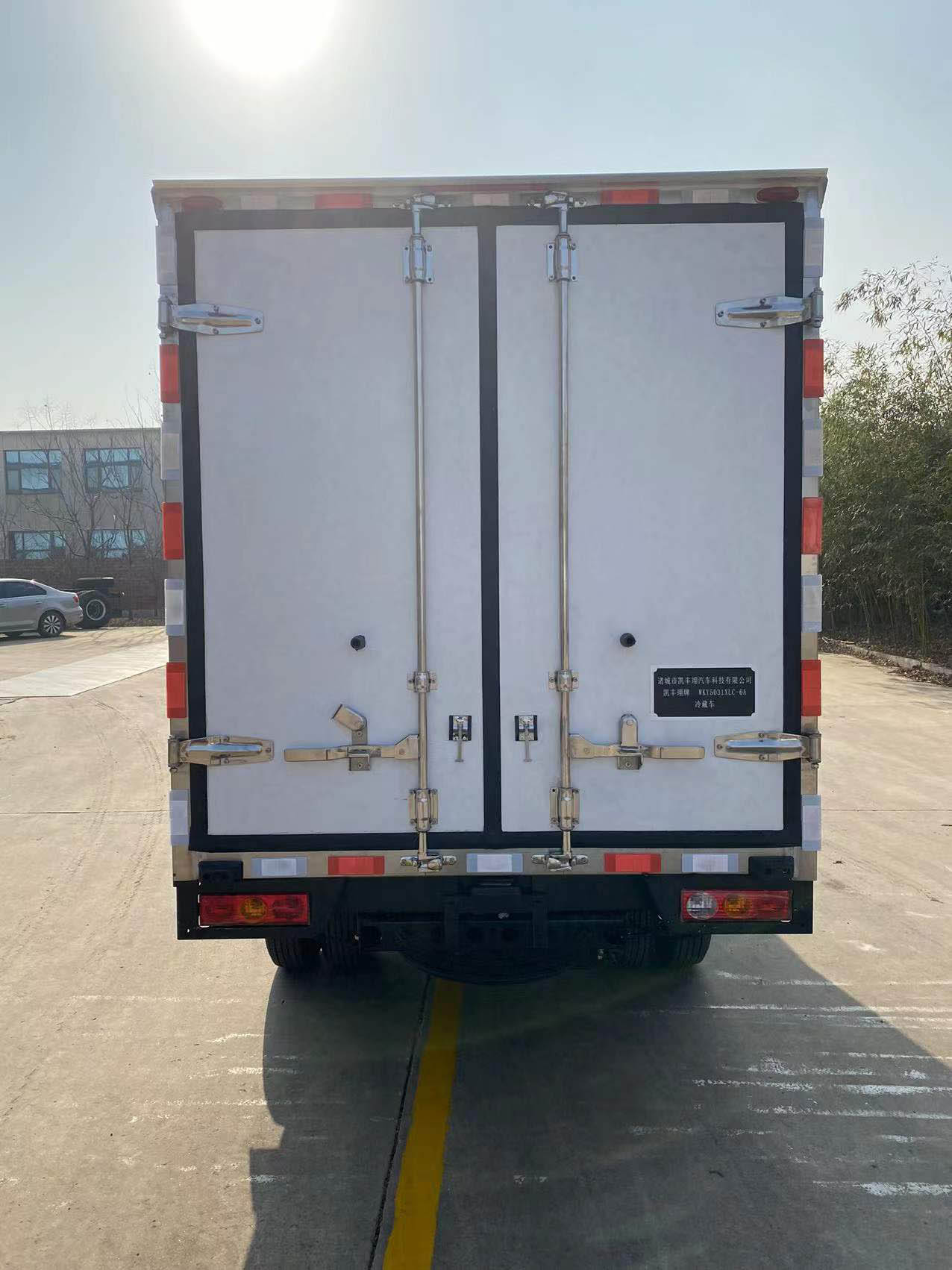 凱豐翊牌WKY5031XLC-6A冷藏車公告圖片
