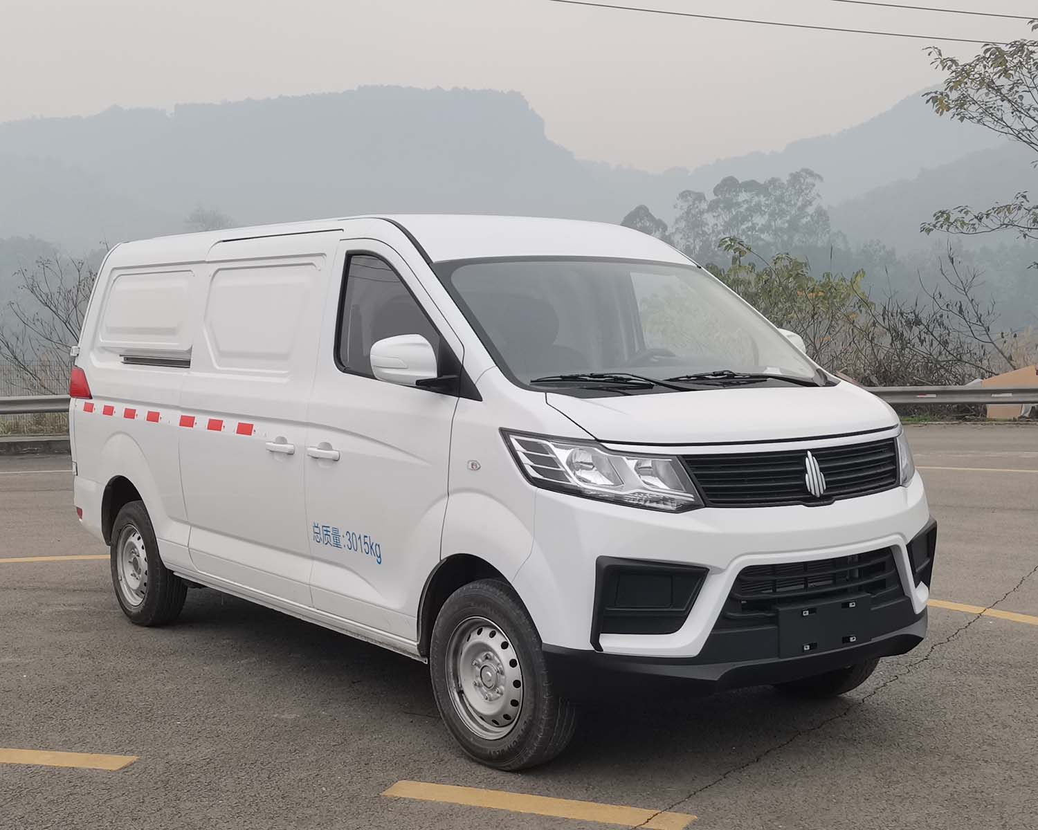 北京牌BJ5032XXYDMN5X3BEV純電動廂式運輸車公告圖片