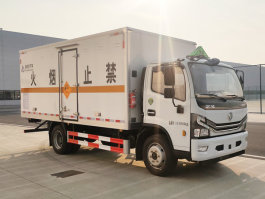爆破器材运输车