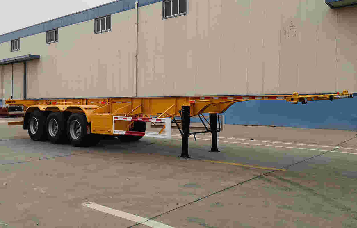 华骏牌12.4米32吨3轴集装箱运输半挂车(ZCZ9390TJZ)