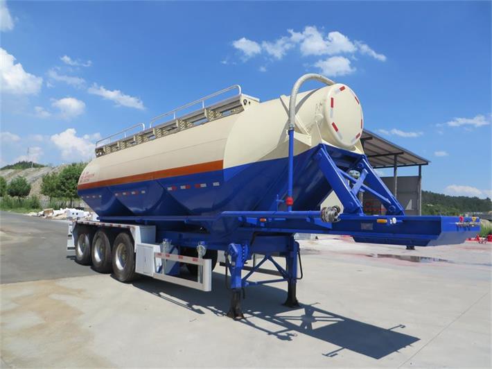 海福龙牌10.7米31吨3轴中密度粉粒物料运输半挂车(PC9400GFLE)