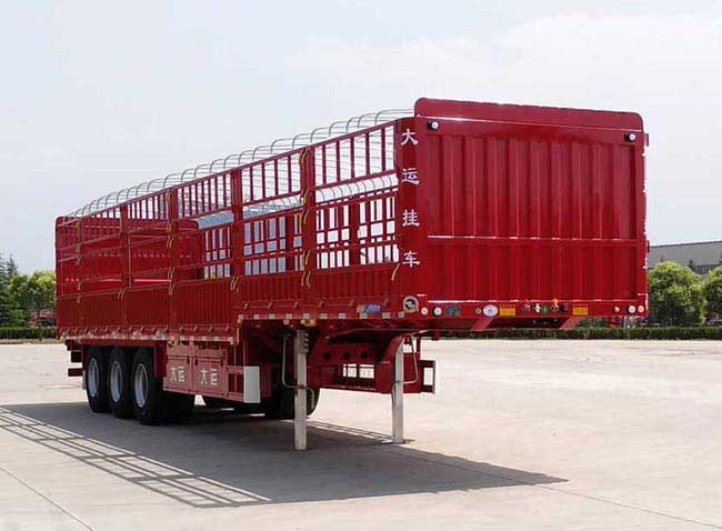 大运牌13米31.2吨3轴仓栅式运输半挂车(CGC9371CCY367)