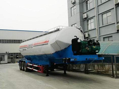 杨嘉牌13米29吨3轴低密度粉粒物料运输半挂车(LHL9401GFL2)