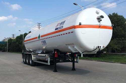 圣达因牌12.7米25.6吨3轴低温液体运输半挂车(SDY9409GDYN1)
