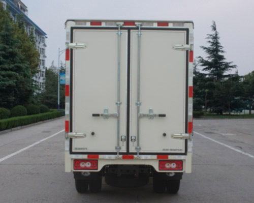 福田牌BJ5035XXY3AV5-53廂式運(yùn)輸車公告圖片