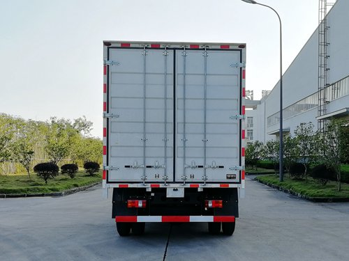 豪曼牌ZZ5048XXYG17FB1廂式運(yùn)輸車公告圖片