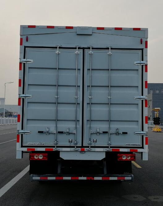 福田牌BJ5108XYK-F3翼開(kāi)啟廂式車公告圖片