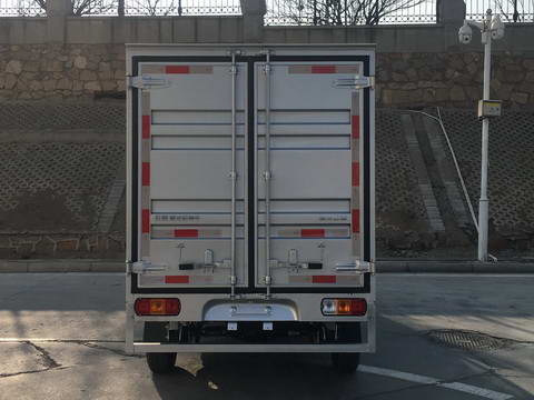 五菱牌WLQ5029XXYSP6廂式運(yùn)輸車公告圖片