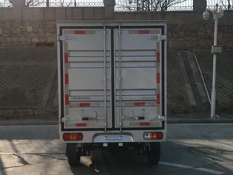 五菱牌WLQ5029XXYSP6廂式運(yùn)輸車公告圖片