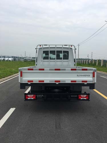 NJ1046EFCS 依维柯牌129马力单桥柴油2.7米国六载货汽车图片
