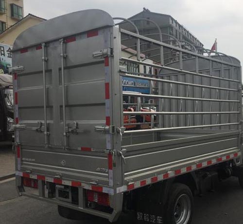欧铃牌ZB5032CCYBPD0L仓栅式运输车公告图片