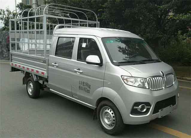 金杯牌JKC5020CCY-SS6FL2倉(cāng)柵式運(yùn)輸車(chē)公告圖片