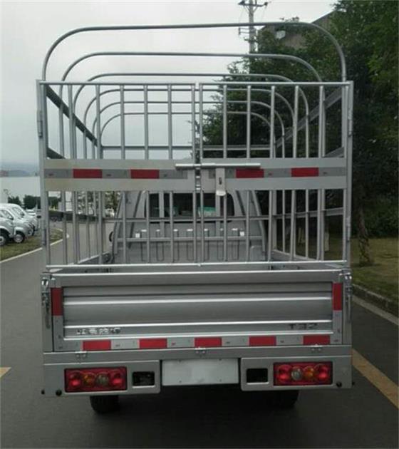 金杯牌JKC5020CCY-SS6FL2倉(cāng)柵式運(yùn)輸車(chē)公告圖片