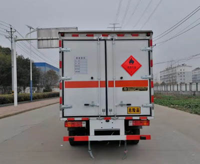 大力牌DLQ5040XRQCA6易燃气体厢式运输车公告图片