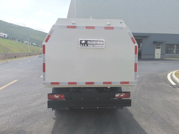 福龍馬牌FLM5040ZDJNJBEV純電動壓縮式對接垃圾車公告圖片