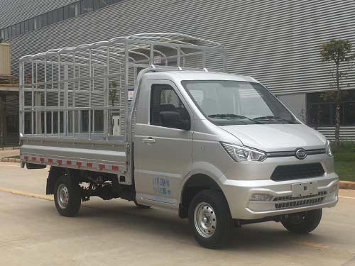 凱馬牌KMC5023CCYSA340D6倉(cāng)柵式運(yùn)輸車公告圖片