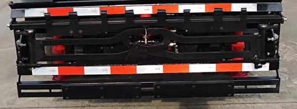 東岳牌ZTQ5041ZZZE2H28BEV純電動自裝卸式垃圾車公告圖片