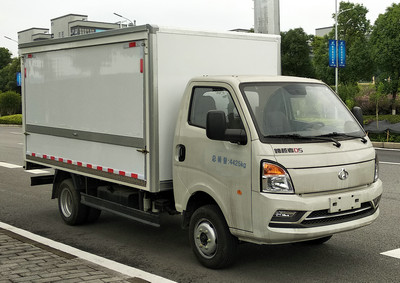 長(zhǎng)安牌SC5040XYKUFD61翼開(kāi)啟廂式車公告圖片