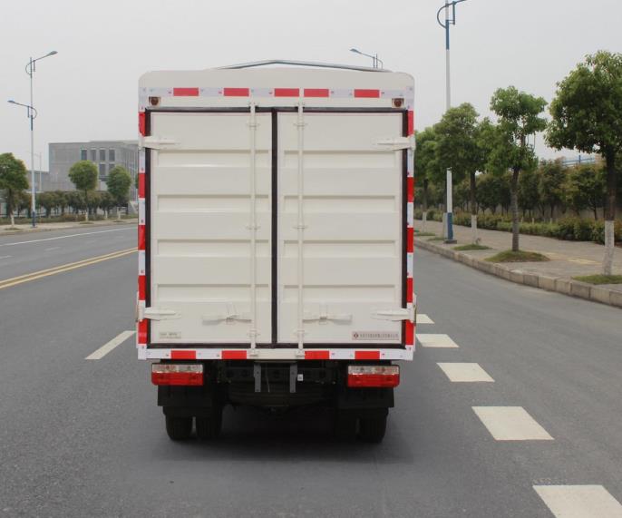 东风牌EQ5037CCYD16QCAC仓栅式运输车公告图片