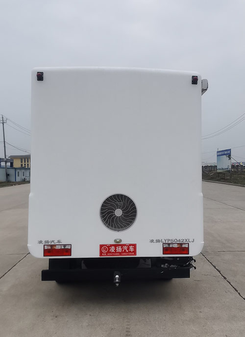 凌揚(yáng)牌LYP5042XLJ旅居車公告圖片