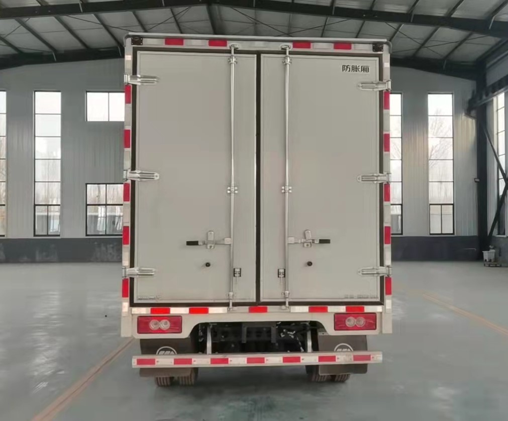 福田牌BJ5041XXY8JDA-AB2厢式运输车公告图片