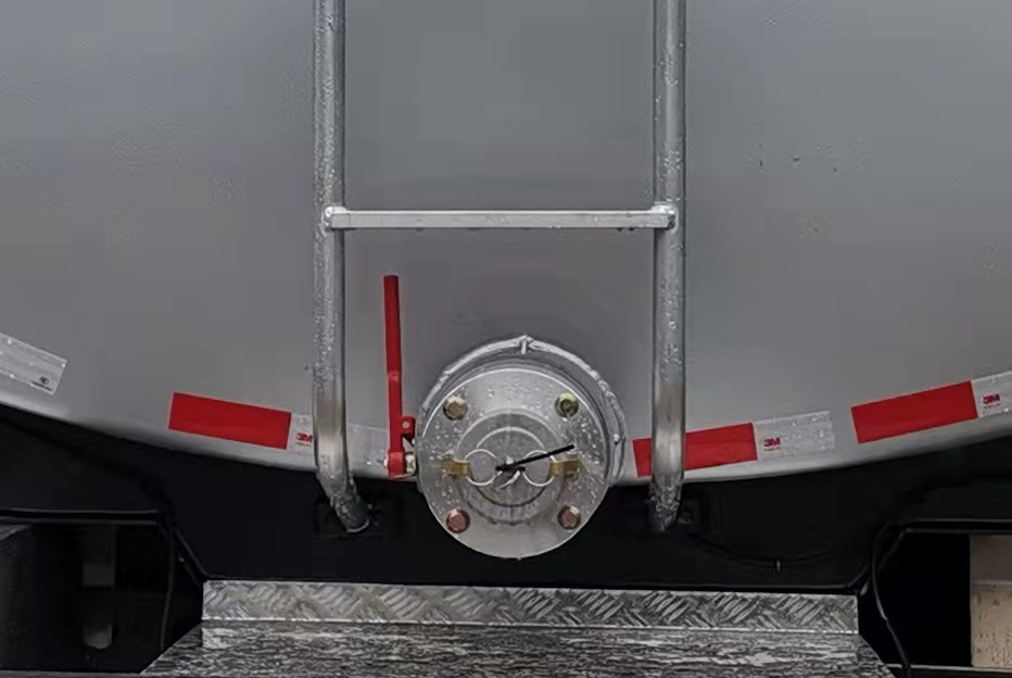 楚飛牌CLQ5311GPG6ZZ普通液體運(yùn)輸車公告圖片