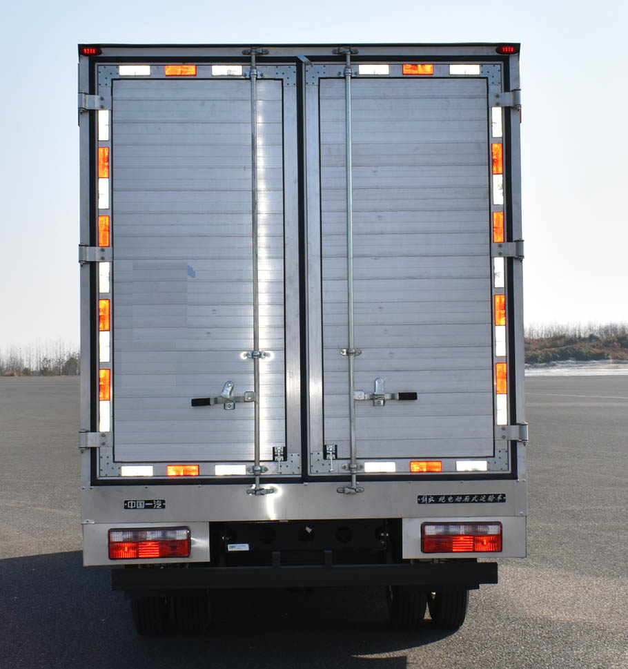 解放牌CA5043XXYP40L3BEVA84純電動廂式運(yùn)輸車公告圖片