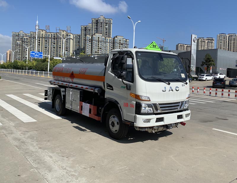 楚飛牌CLQ5071GJY6HFC加油車公告圖片