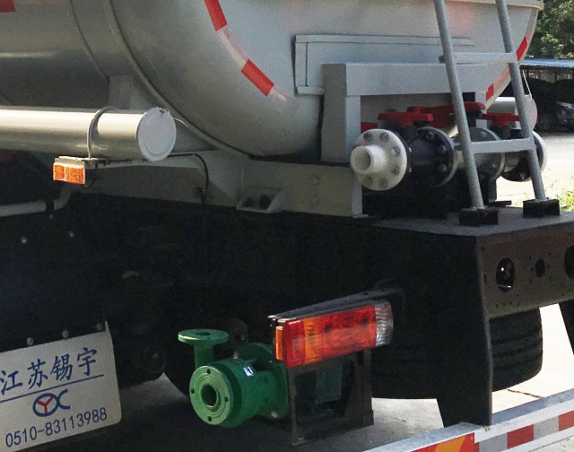 锡宇牌WXQ5319TGYC6供液车公告图片