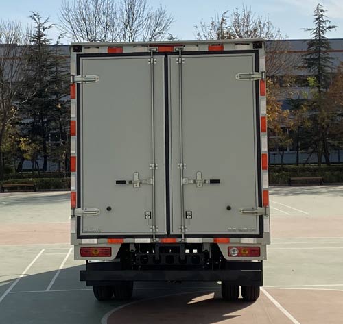福田牌BJ5035XXY3AV6-12厢式运输车公告图片