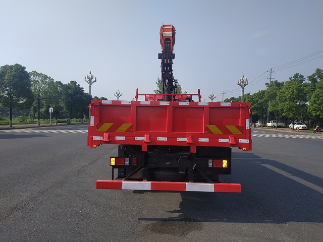 昊之天牌HTR5161JSQ隨車起重運(yùn)輸車公告圖片