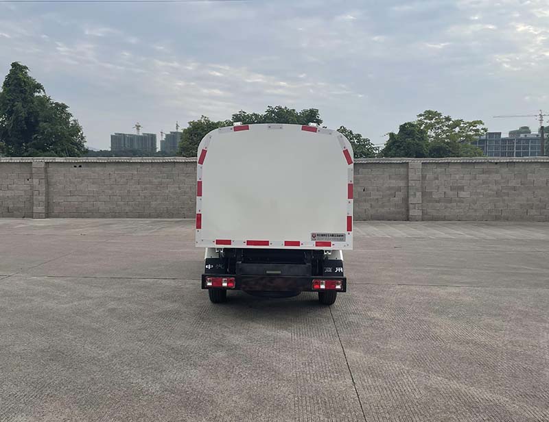 中汽牌ZQZ5031ZFJSA6分撿垃圾運(yùn)輸車公告圖片