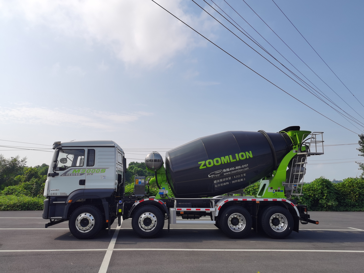中聯(lián)牌ZLJ5318GJBL8F混凝土攪拌運(yùn)輸車公告圖片