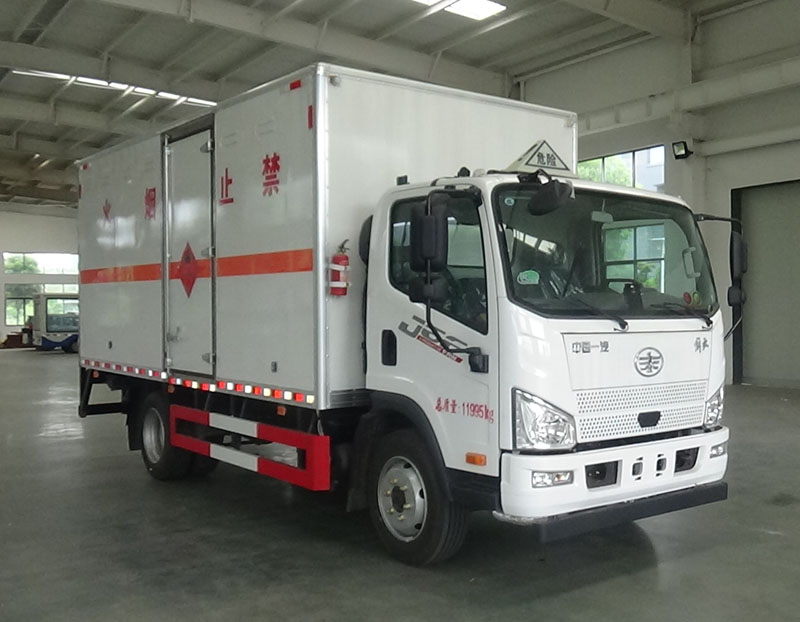 程力牌CL5120XRYC6ZX易燃液体厢式运输车公告图片