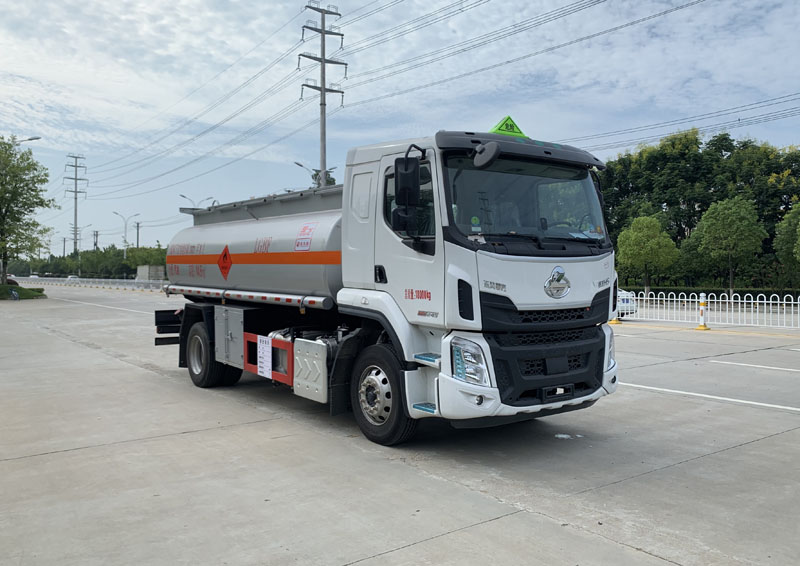 楚飞牌CLQ5181GYY6LZ运油车公告图片