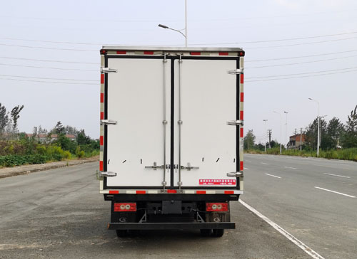 伴君長(zhǎng)興牌AAA5046XLCBJ-03冷藏車公告圖片