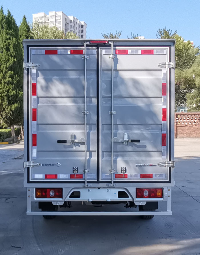 長安牌SC5032XXYDFAT6廂式運(yùn)輸車公告圖片