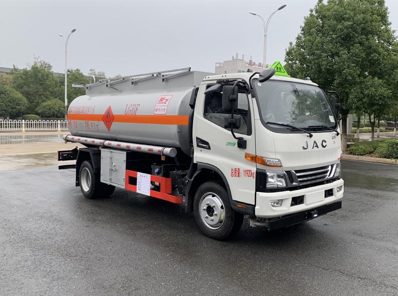 楚飞牌CLQ5121GJY6HFC加油车公告图片