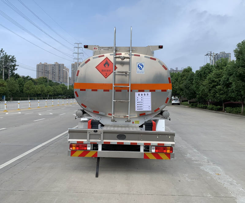 楚飞牌CLQ5323GYY6CA铝合金运油车公告图片