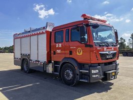 压缩空气泡沫消防车