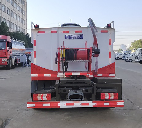 程力威牌CLW5040TYH6HC路面養(yǎng)護(hù)車公告圖片