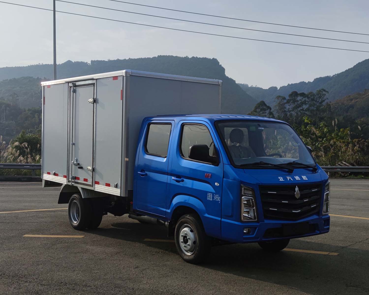 北京牌BJ5030XXYXMT1T1廂式運(yùn)輸車公告圖片