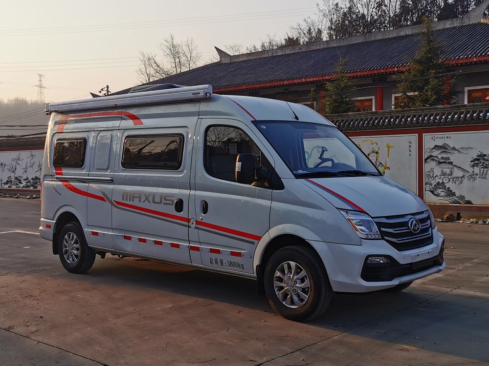 華泰宏宇達(dá)牌YXF5040TSY宿營(yíng)車公告圖片