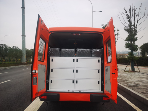 新逾捷牌XYT5048XYBNJ4運(yùn)兵車公告圖片