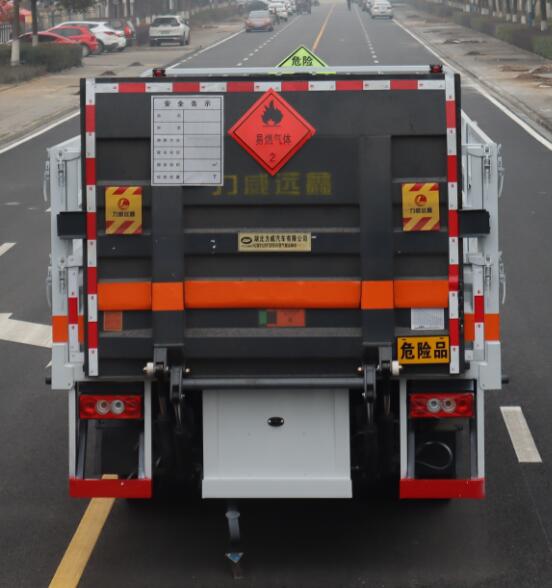 中汽力威牌HLW5120TQPBJ6氣瓶運輸車公告圖片