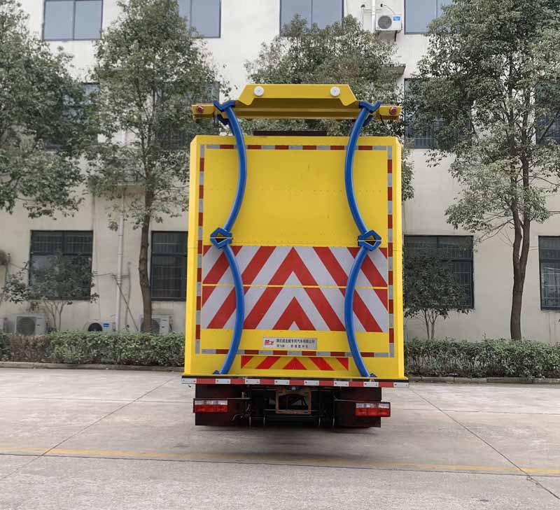 楚飛牌CLQ5130TFZ6ES防撞緩沖車公告圖片